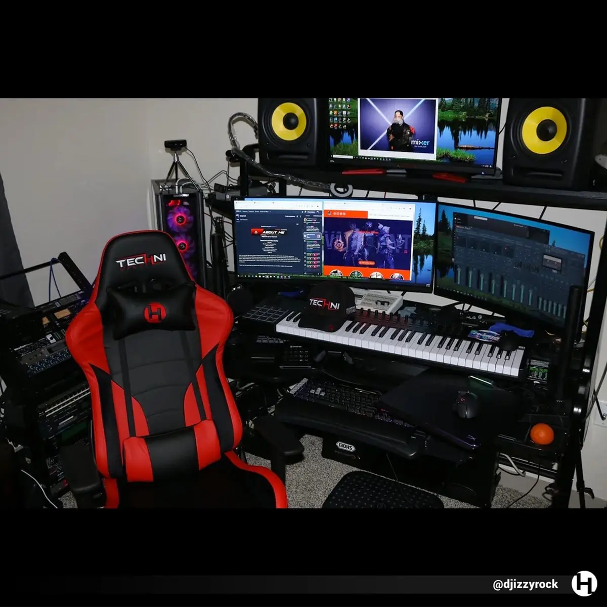 RED PRO GAMER SERIES 2 GAMING CHAIR - Image 6